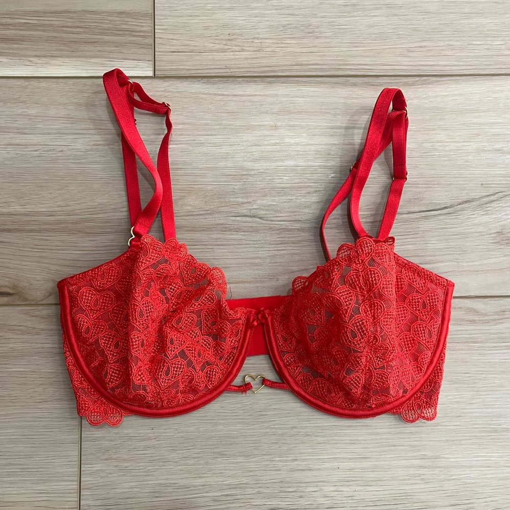Victoria’s Secret Dream Angels Wicked Unlined Heart Lace Bra
